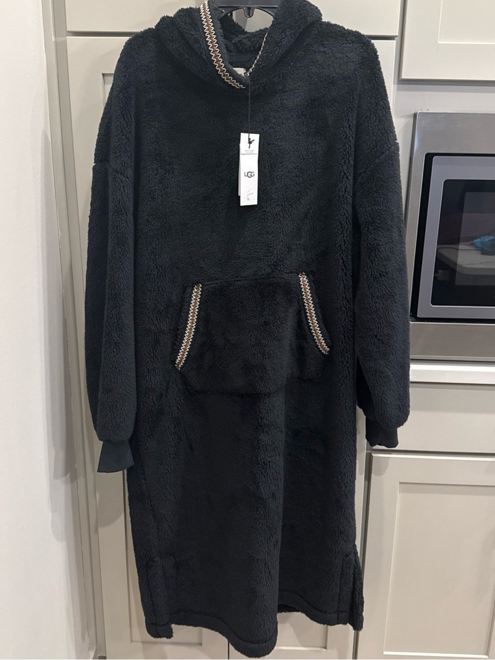 UGG UggFluff Oversized Hoodie Robe Unisex Size S/M Black Fleece $120 NWT